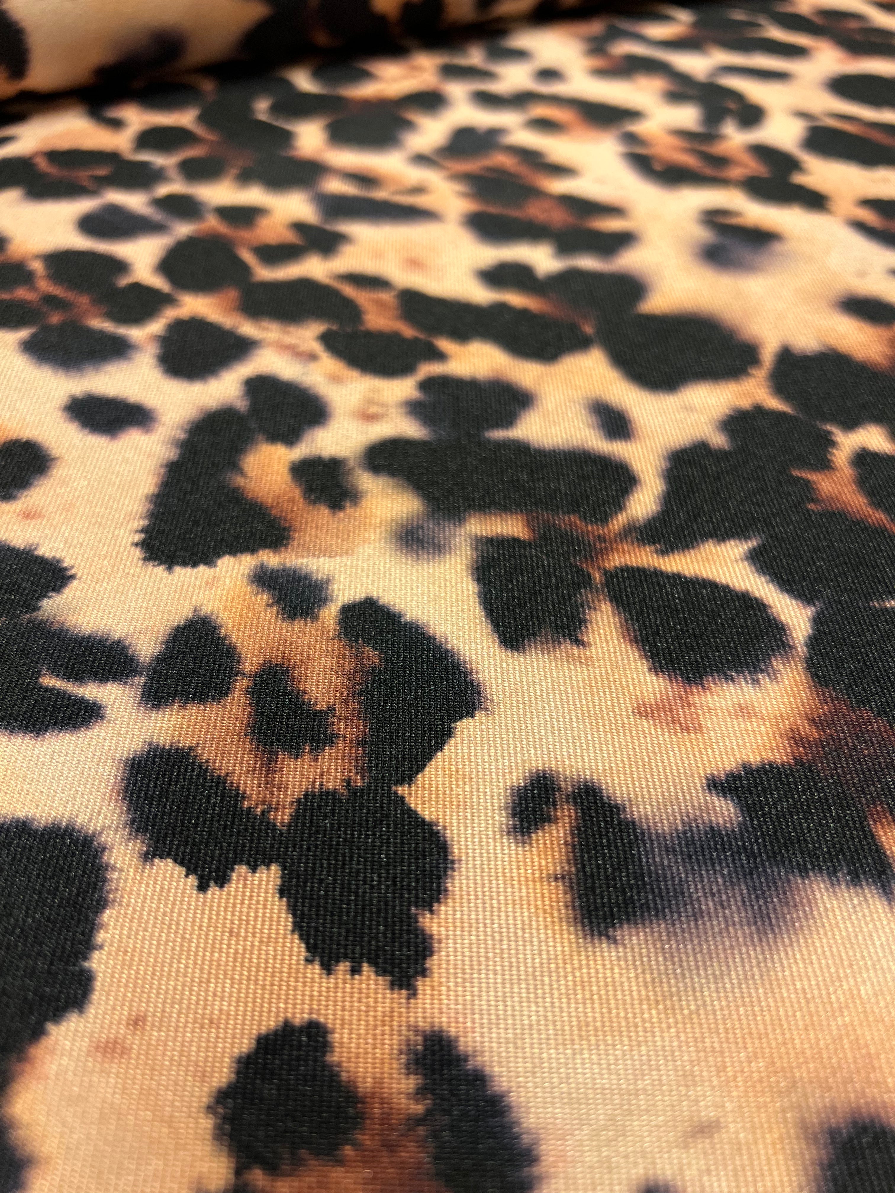 Hold My Leopard - Polyester