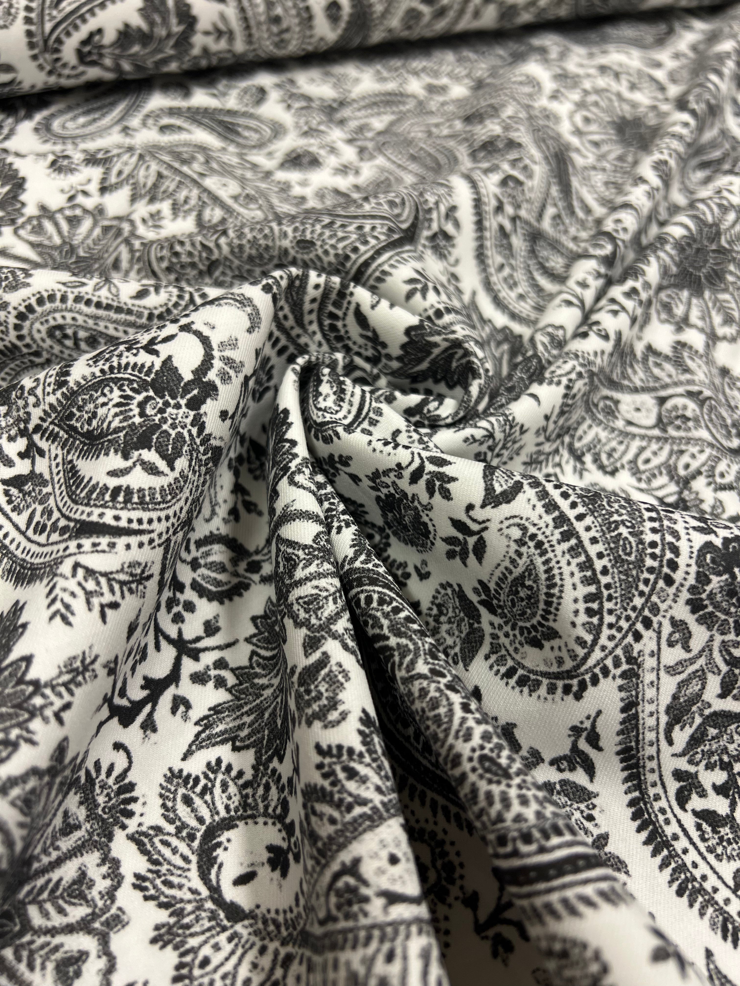 Ebony & Ivory Paisley - Katoen/Lycra