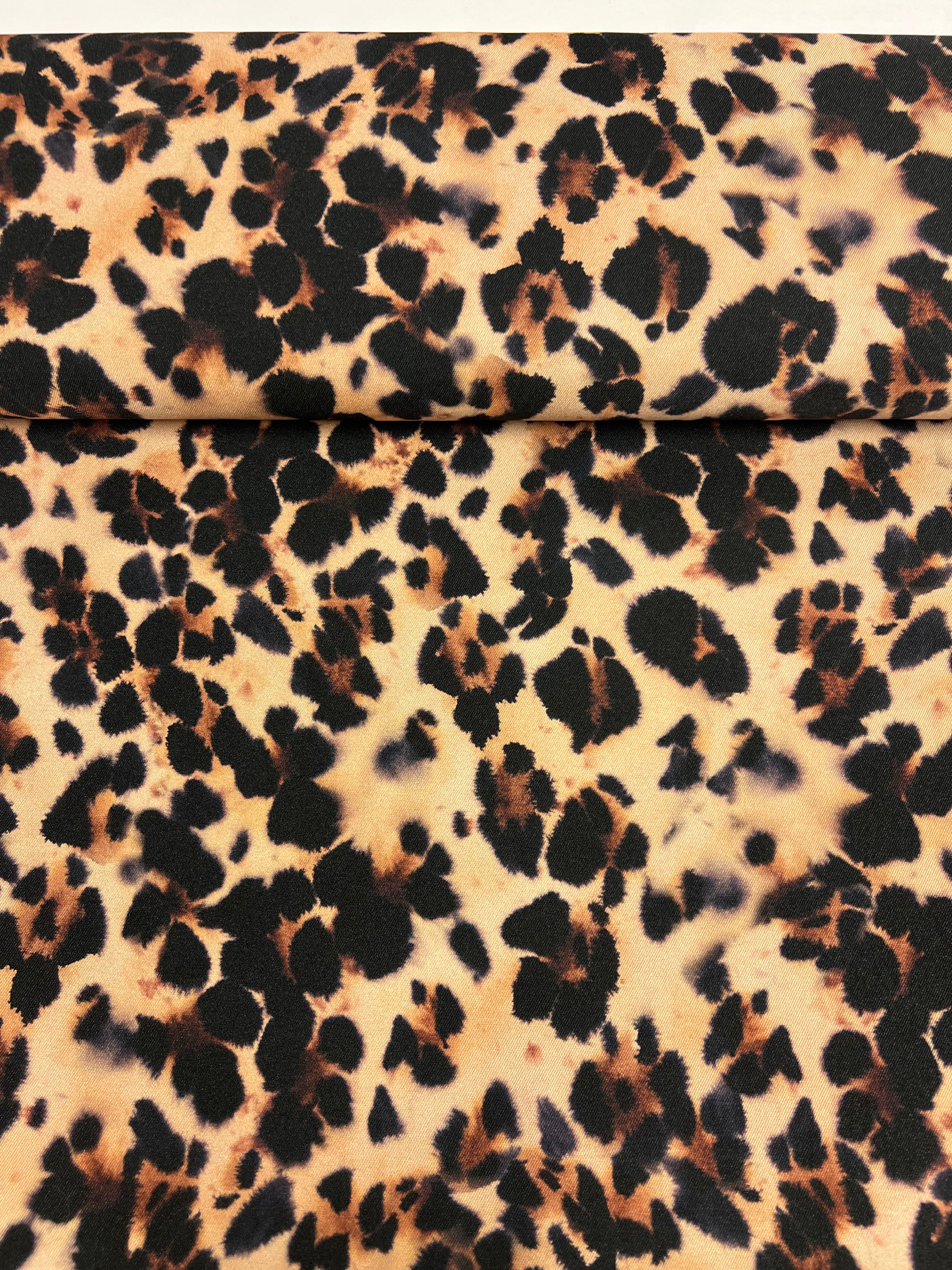 Hold My Leopard - Polyester