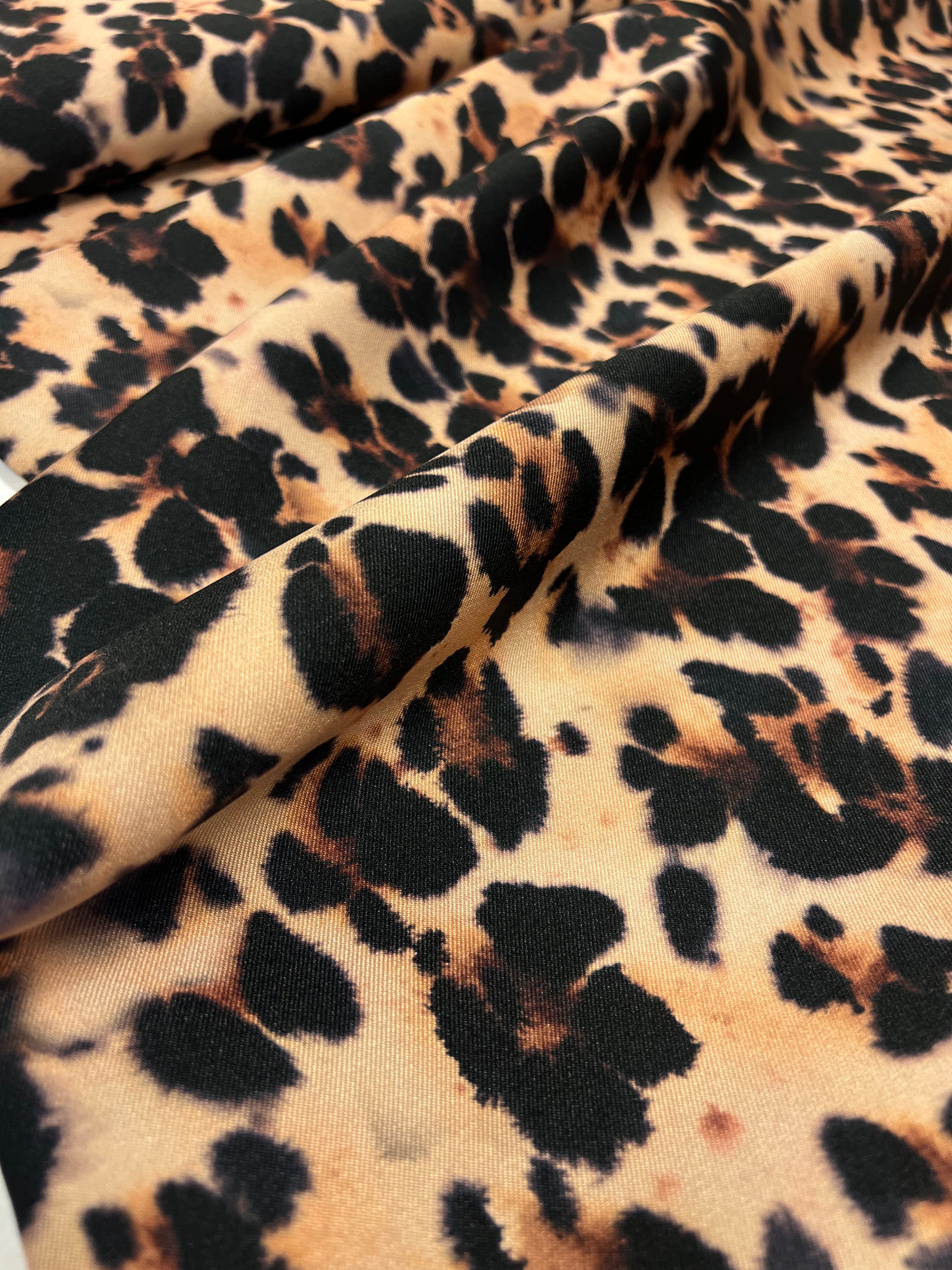 Hold My Leopard - Polyester
