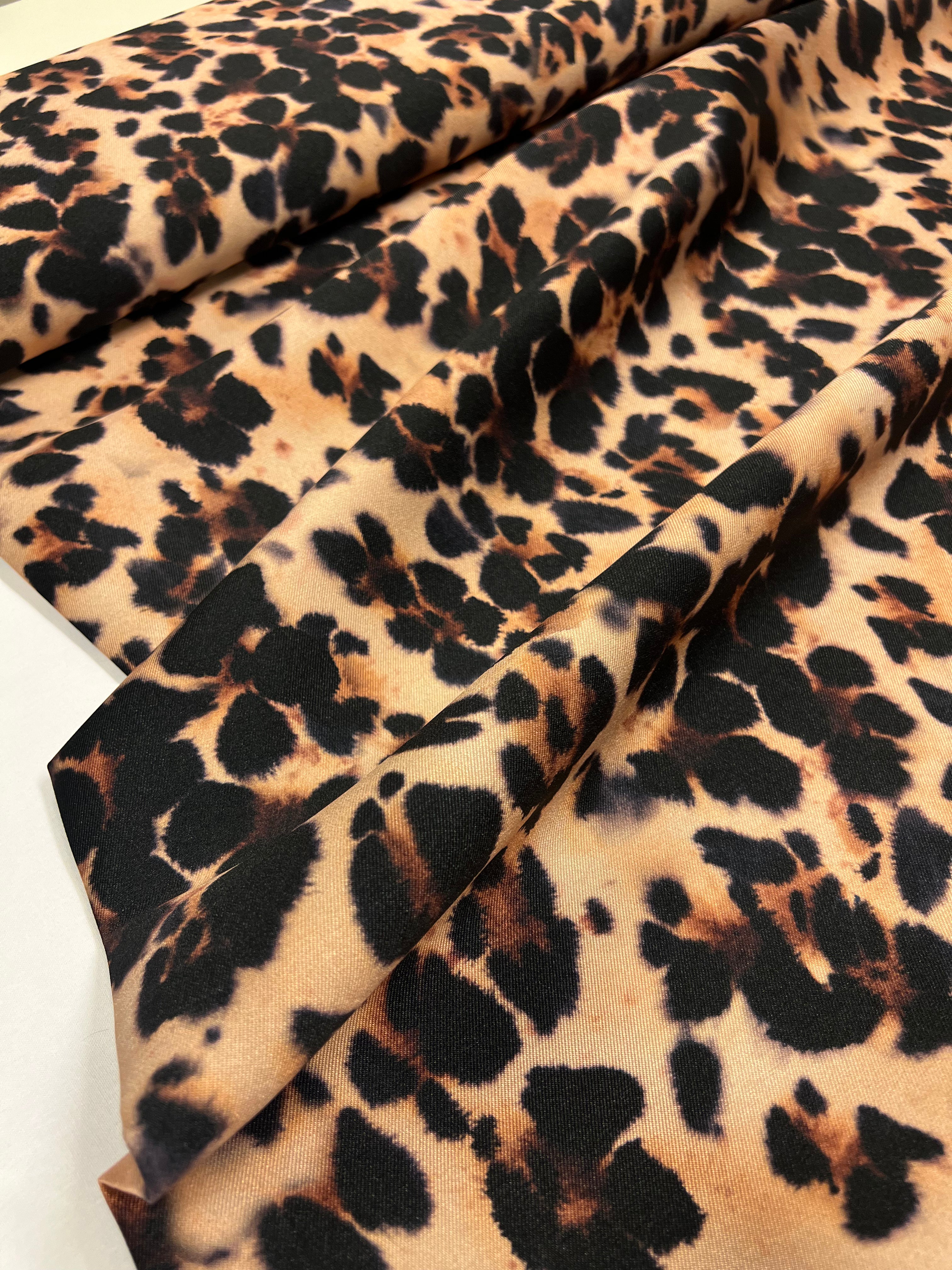Hold My Leopard - Polyester