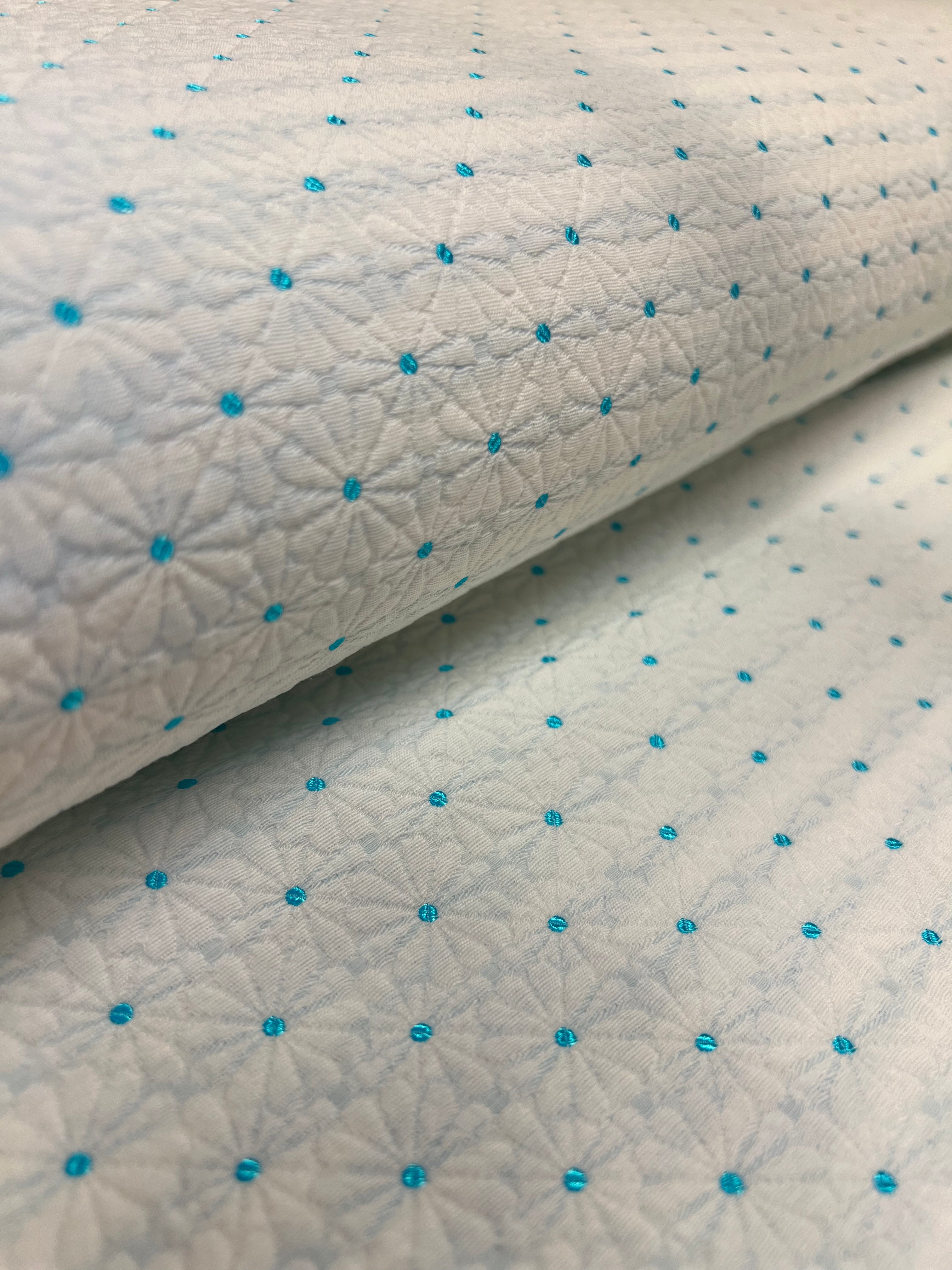 Teal-Eyed Daisy - Jacquard