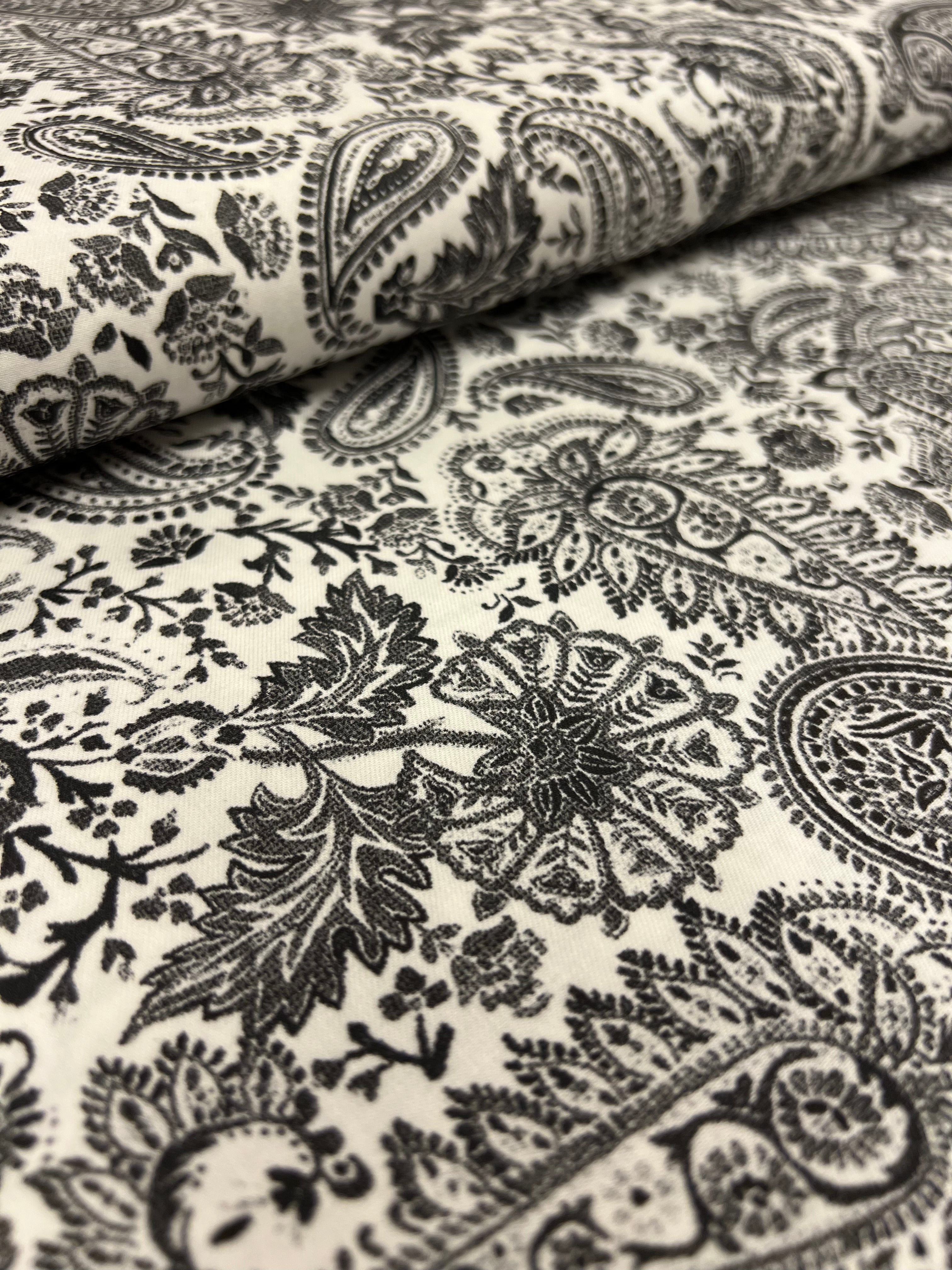 Ebony & Ivory Paisley - Katoen/Lycra